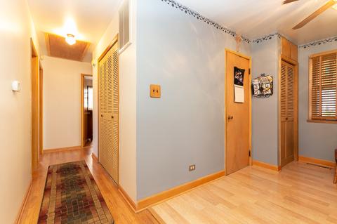 9012 Martin Ln, Bridgeview, IL 60455 photo 9