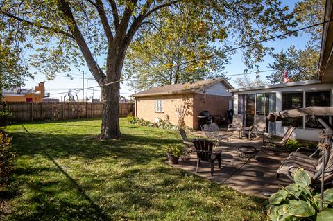 9012 Martin Ln, Bridgeview, IL 60455 photo 5
