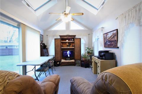 2050 Harvard Ln, Elgin, IL 60123 photo 11
