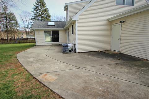 2050 Harvard Ln, Elgin, IL 60123 photo 27