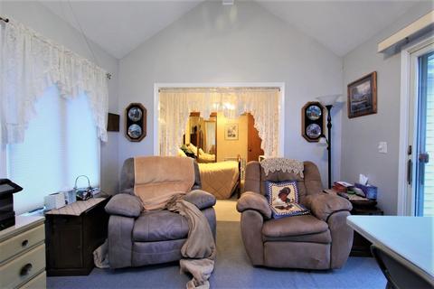 2050 Harvard Ln, Elgin, IL 60123 photo 12