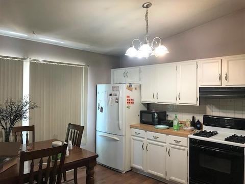 1279 Maroon Dr, Elgin, IL 60120 photo 3