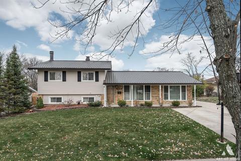 650 Frederick Ln, Hoffman Estates, IL 60169 photo 3