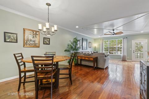 1053 Riviera Dr, Elgin, IL 60124 photo 8