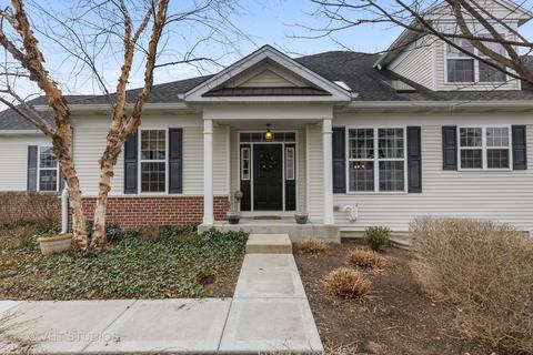 1053 Riviera Dr, Elgin, IL 60124 photo 2