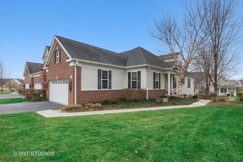 1053 Riviera Dr, Elgin, IL 60124 photo 1
