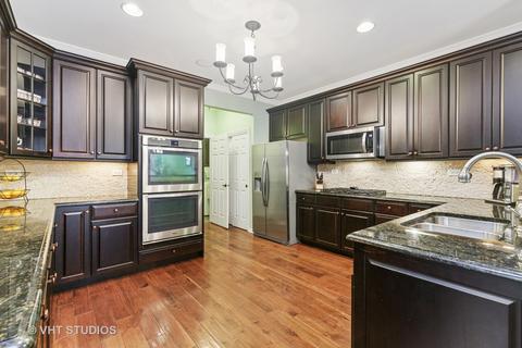 1053 Riviera Dr, Elgin, IL 60124 photo 7
