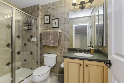 1053 Riviera Dr, Elgin, IL 60124 photo 14
