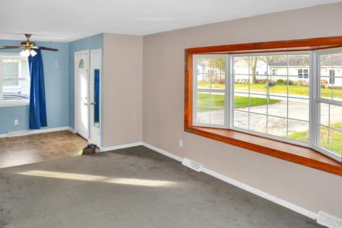 4217 Clearview Dr, Mchenry, IL 60050 photo 2