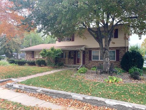 207 S Adelaide St, Normal, IL 61761 photo 2