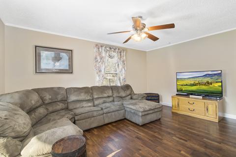 320 Avon St, Aurora, IL 60505 photo 4