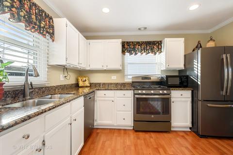 427 E Berry Rd, Barrington, IL 60010 photo 3