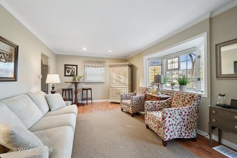 427 E Berry Rd, Barrington, IL 60010 photo 2