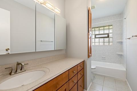 331 Cherrywood Rd, Buffalo Grove, IL 60089 photo 10