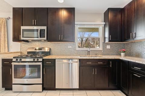 331 Cherrywood Rd, Buffalo Grove, IL 60089 photo 5