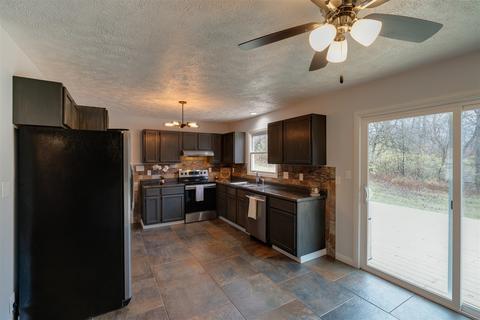 18428 Tomahawk Trl, Danvers, IL 61732 photo 10
