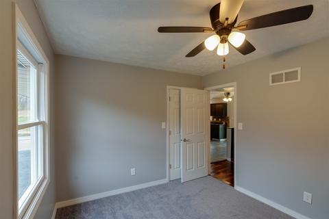 18428 Tomahawk Trl, Danvers, IL 61732 photo 14
