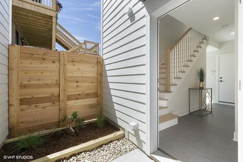 719 E 48th St, Chicago, IL 60615 photo 3