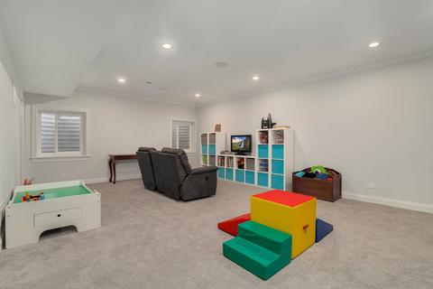 287 E Schiller St, Elmhurst, IL 60126 photo 50