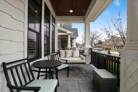 287 E Schiller St, Elmhurst, IL 60126 photo 4