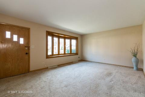 120 N Hickory Ave, Bartlett, IL 60103 photo 2