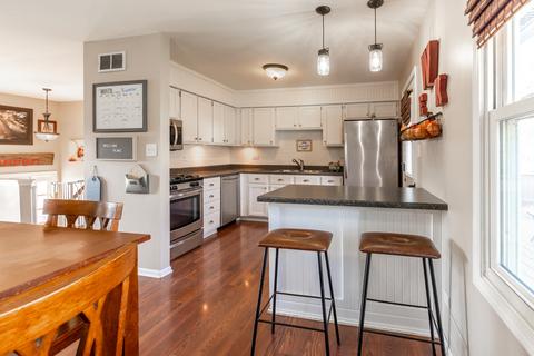 1704 E Grand Ave, Lindenhurst, IL 60046 photo 4