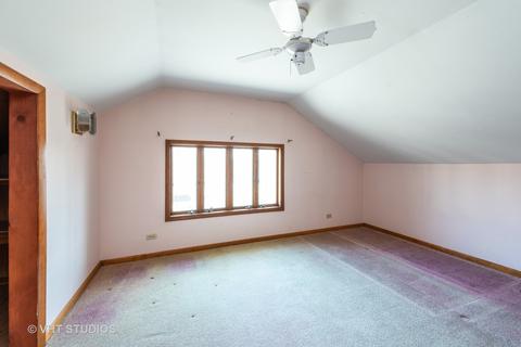 1000 Augusta Ave, Elgin, IL 60120 photo 10