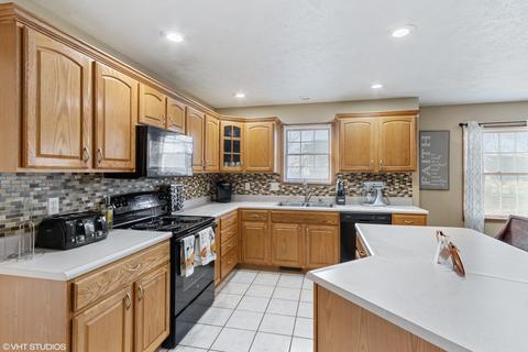 102 N Gadwall Ln, Downs, IL 61736 photo 6