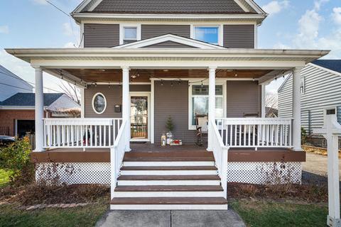 318 E Franklin St, Wheaton, IL 60187 photo 2