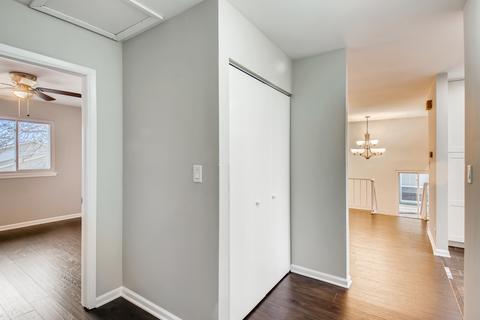 1586 Brookside Dr, Hoffman Estates, IL 60169 photo 18