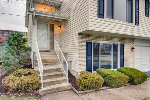 1586 Brookside Dr, Hoffman Estates, IL 60169 photo 2