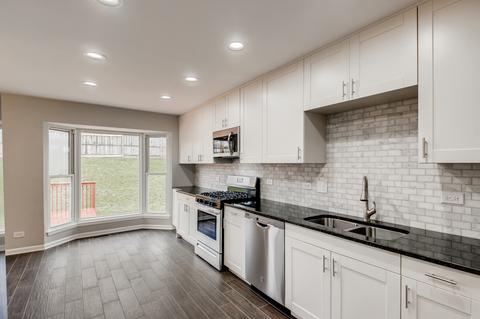 1586 Brookside Dr, Hoffman Estates, IL 60169 photo 8