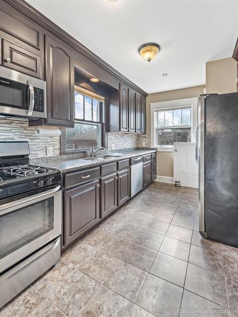 447 Washburn St, Elgin, IL 60123 photo 8