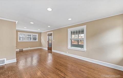 447 Washburn St, Elgin, IL 60123 photo 3