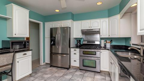 245 W Thacker St, Hoffman Estates, IL 60169 photo 10