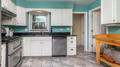245 W Thacker St, Hoffman Estates, IL 60169 photo 11