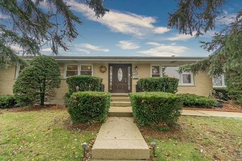 750 Eggerding Dr, Addison, IL 60101 photo 1