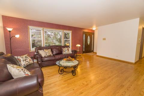 750 Eggerding Dr, Addison, IL 60101 photo 2