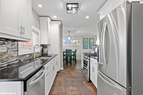 11 E Sunset Rd, Mount Prospect, IL 60056 photo 9