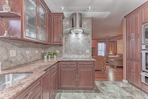 1357 E Thacker St, Schaumburg, IL 60173 photo 9