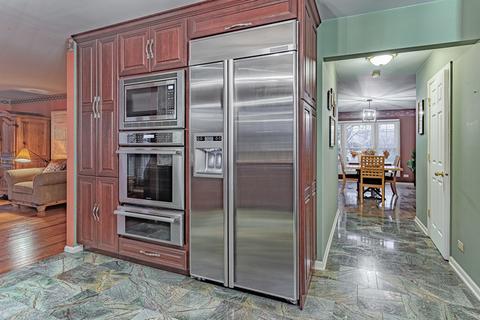 1357 E Thacker St, Schaumburg, IL 60173 photo 10
