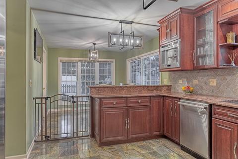 1357 E Thacker St, Schaumburg, IL 60173 photo 12