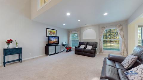 1516 Diamond Dr, Hoffman Estates, IL 60192 photo 5