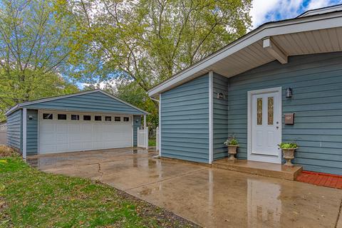 4003 Wren Ln, Rolling Meadows, IL 60008 photo 2