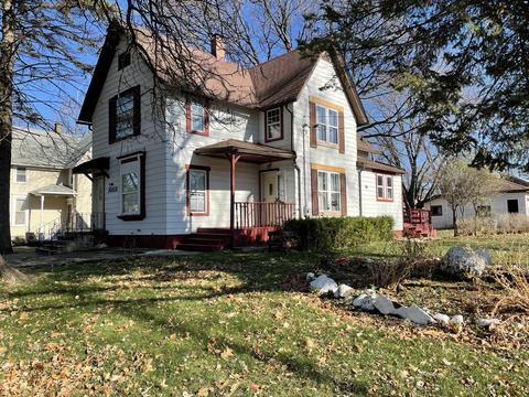 1003 Saint John St, Elgin, IL 60120 photo 1