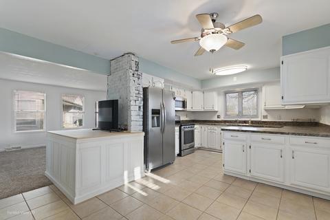 142 Robinson Dr, Morris, IL 60450 photo 9