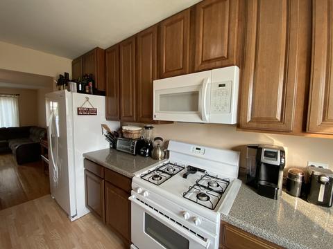 154 S Hale Ave, Bartlett, IL 60103 photo 3