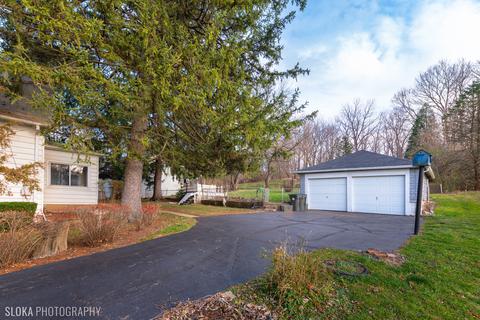 301 N River Rd, Algonquin, IL 60102 photo 2