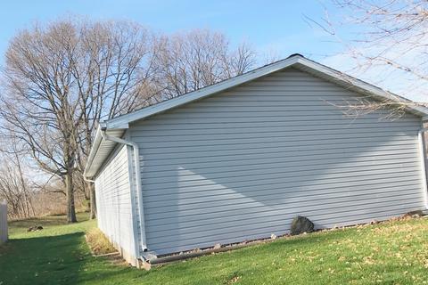 324 S Main St, Walnut, IL 61376 photo 22