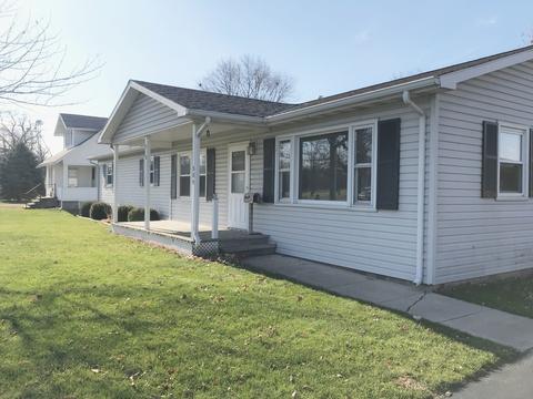 324 S Main St, Walnut, IL 61376 photo 1